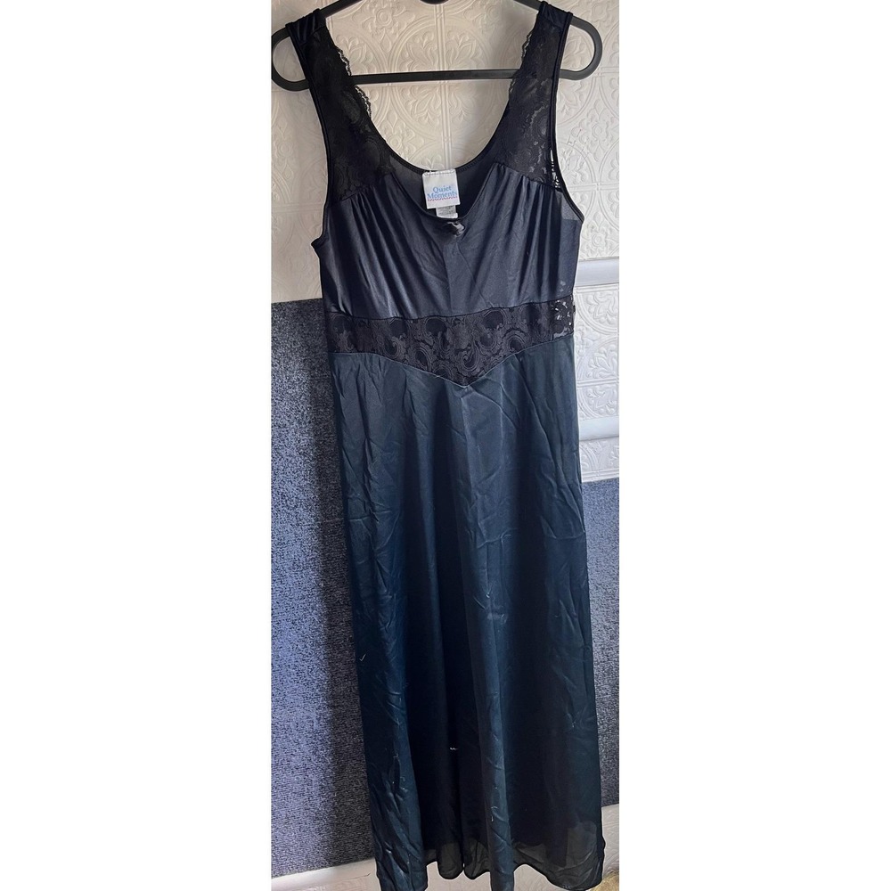 Vintage Quiet Moments long night gown in‎ black lace trim size M